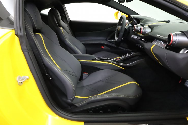 フェラーリ 812 SUPER FAST F1 DCT 純正OP20インチ鍛造AW