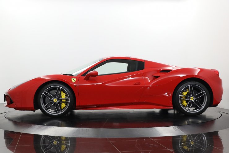 フェラーリ 488 Spider F1 DCT 希少右ハンドル 2019年最終モデル 正規