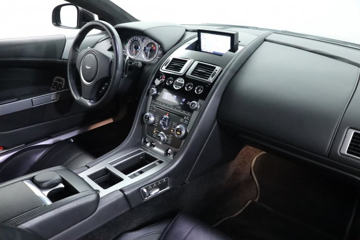 アストンマーティン DB9 Coupe TouchtronicⅡ 後期モデル 左ハンドル