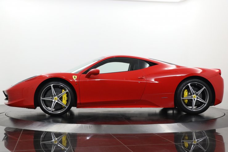 フェラーリ 458 Italia F1 DCT 正規ディーラー車 カーボンエンジン