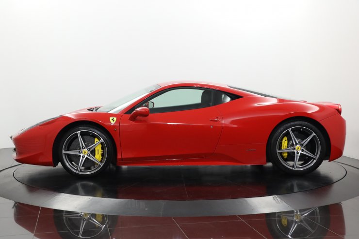 フェラーリ 458 Italia F1 DCT 正規ディーラー車 カーボンエンジン