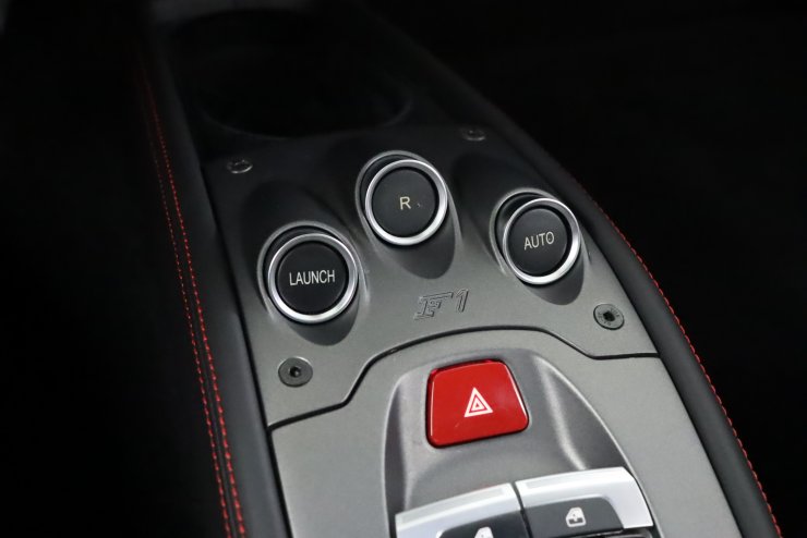 フェラーリ 458 Italia F1 DCT 正規ディーラー車 カーボン