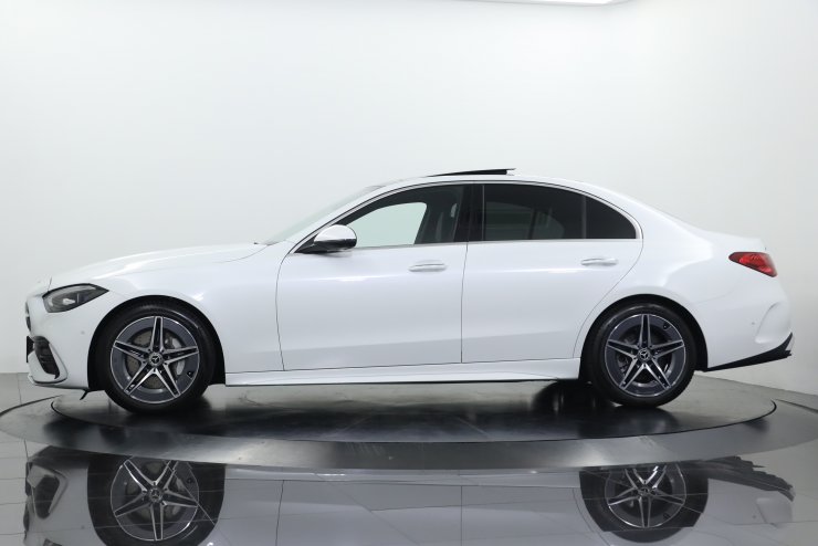 メルセデスベンツ AMG .Ｃクラス .RONAL .18インチ . メルセデスベンツ Cクラス C220d Avantgarde AMG-Line （ISG搭載モデル