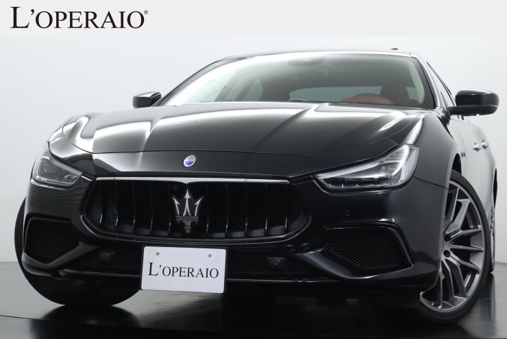 マセラティ ギブリ SQ4 GranSport 左ハンドル サンルーフ カーボン