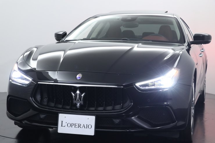 マセラティ ギブリ Sq4 Gransport 左ハンドル サンルーフ カーボンインテリアトリム Harman Kardonサウンド ドライバーアシスタンスpkg中古車