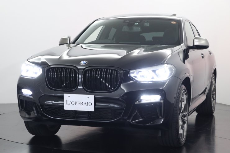 BMW X4 M40i パノラマルーフ harman/kardonサラウンドサウンド