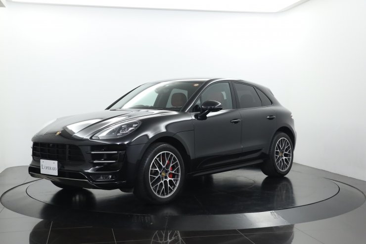 ポルシェ マカン Turbo Performance オプションカラー 専用エンジン