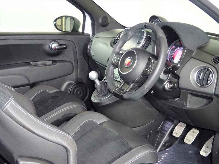アバルト595コンペティツィオーネ　インパネ　ダッシュパネル　左ハンドル用 THREEHUNDRED ABARTH カーボンインテリアパネル 595/S4 (左