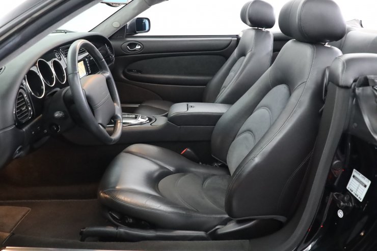 ジャガー XKR Convertible ブラックナイト 25台特別限定車