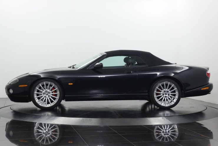 ジャガー XKR Convertible ブラックナイト 25台特別限定車
