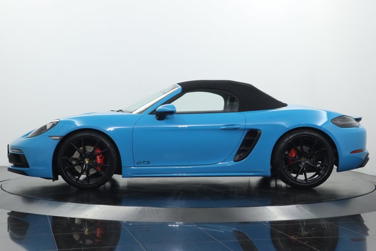 ポルシェ 718 Boxster GTS 6MT エクステリア同色インテリア
