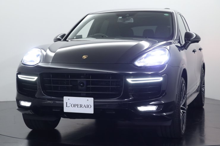 ポルシェ カイエン(Type958) Turbo S Tip-S スポーツデザインPKG