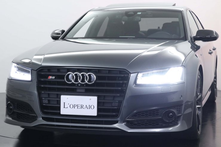 アウディ S8 plus 4.0 サンルーフ カーボンブレーキ 21インチ5ダブル