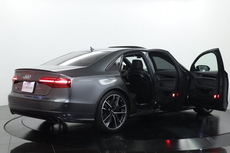 アウディ S8 plus 4.0 サンルーフ カーボンブレーキ 21インチ5ダブル