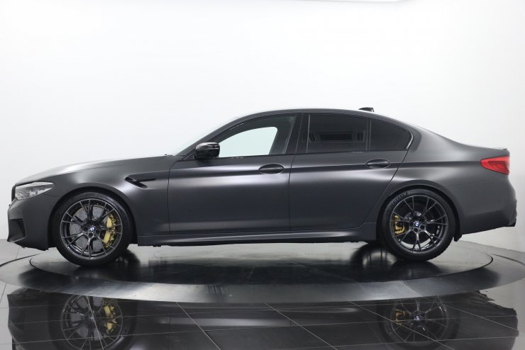 BMW M5 35Jahre Edition 国内10台限定 ワンオーナーカーボンブレーキ 