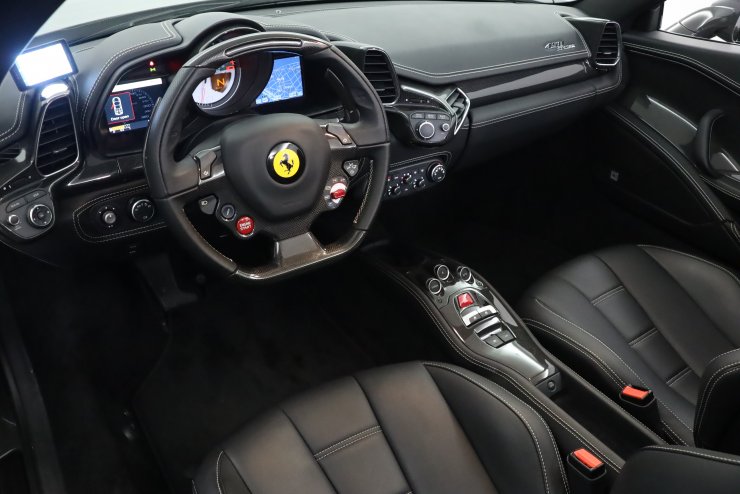フェラーリ 458 Spider F1 DCT 1オーナー オプション総額約430万