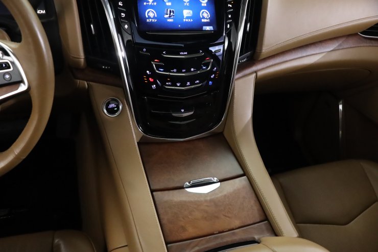 キャデラック エスカレード Platinum 正規ディーラー車 サンルーフ