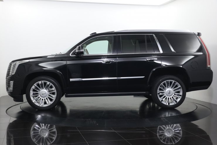 エスカレード 鏡面黒 430×430 ウェイト1センチ上げ取り付け