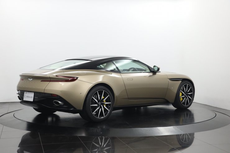 アストンマーティン DB11 Launch Edition 世界限定1000台