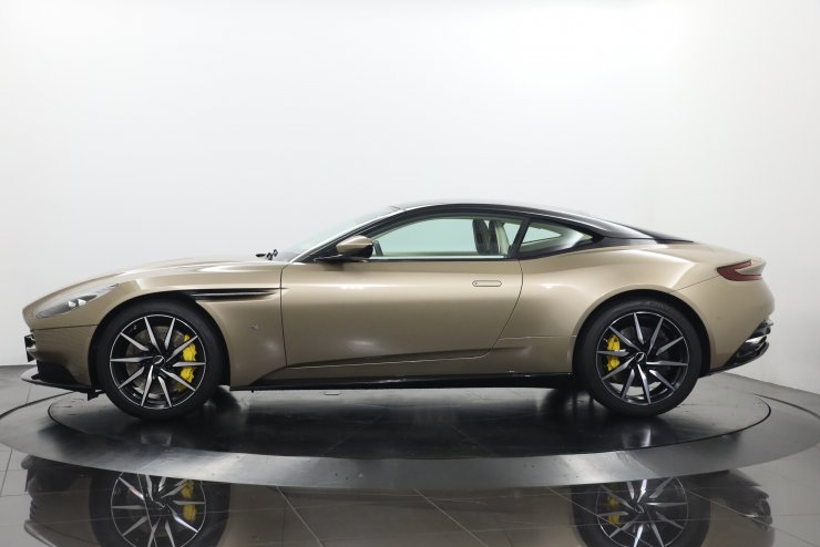 アストンマーティン DB11 Launch Edition 世界限定1000台