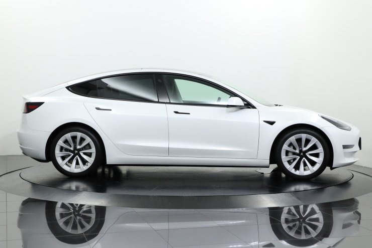 テスラ モデル3 ロングレンジ AWD フルセルフドライビング 純正19