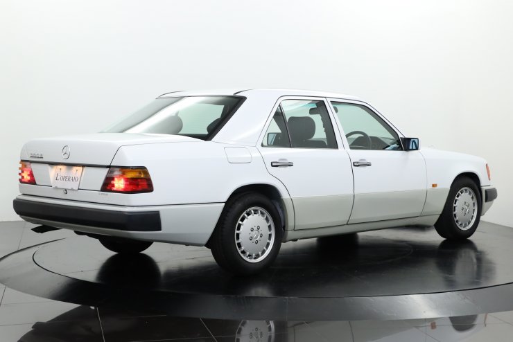 メルセデスベンツ Eクラス(ミディアムクラス) 260E ワンオーナー フル