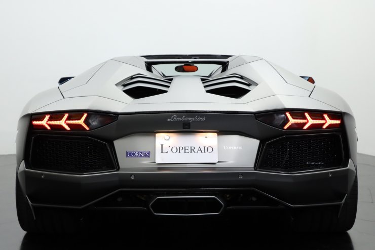 ランボルギーニ アヴェンタドール LP700-4 Roadster グリジオ