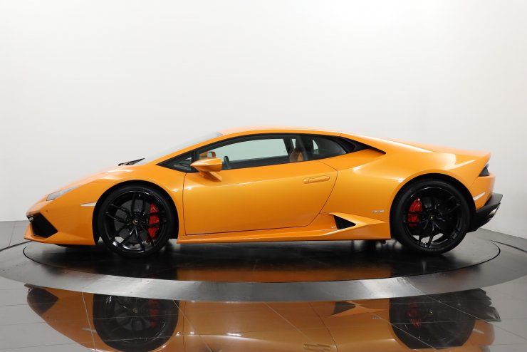 ランボルギーニ ウラカン LP610-4 オプションカラー：アランチョ