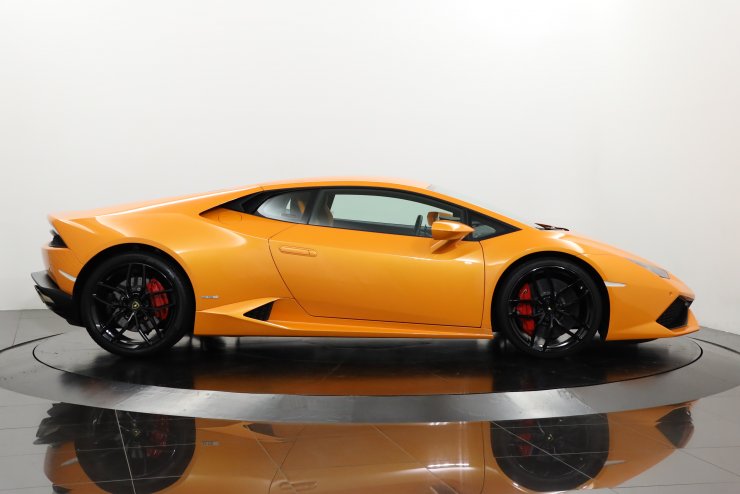 ランボルギーニ ウラカン LP610-4 オプションカラー：アランチョ