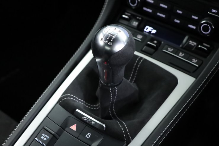 ポルシェ 718 Cayman GT4 6MT ChronoPKG ブラックレザー×レース