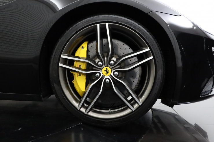 人気の贈り物が 中古車 フェラーリ Ff 正規d車 フロントリフト カーボンledステア Membros Fulltic Com Br