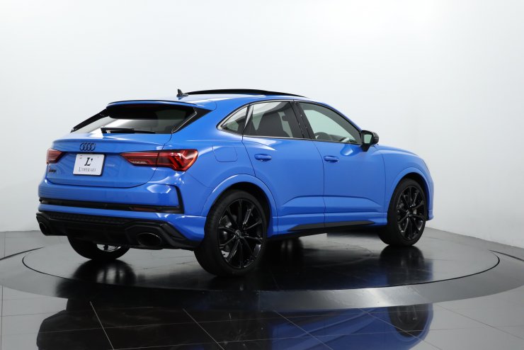 アウディ RS Q3スポーツバック 現行モデル ワンオーナー オプション