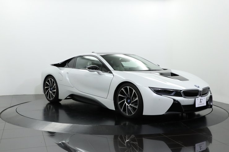BMW i8 クーペ 左ハンドル 有償色「クリスタルホワイトパール