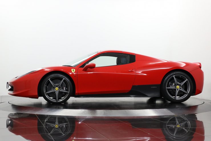フェラーリ 458 Spider F1 DCT 希少右ハンドル 正規ディーラー車