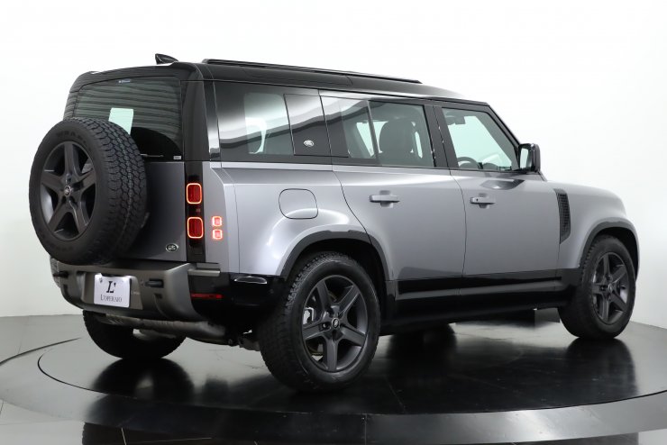 ランドローバー ディフェンダー 110 X-DYNAMIC SE D300 ワンオーナー