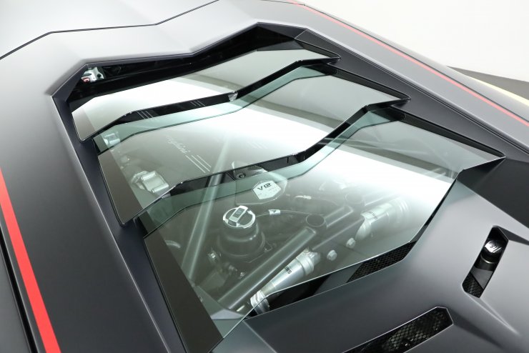 ランボルギーニ アヴェンタドール LP700-4 Pirelli Edition 世界