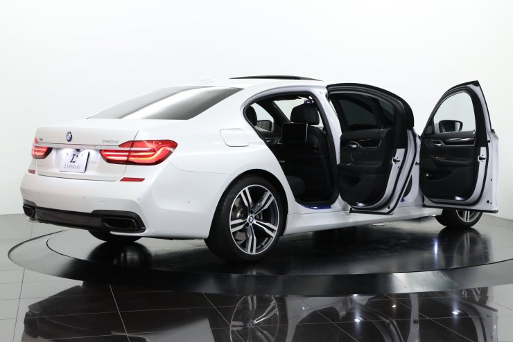 BMW 7シリーズ 740d xドライブ Msports リアコンフォートPKG リア