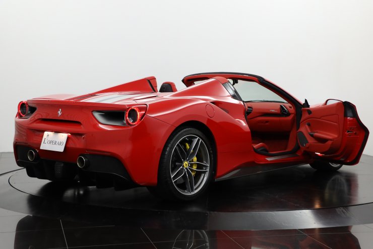 フェラーリ 488 Spider F1 DCT 正規ディーラー車 カーボンLED