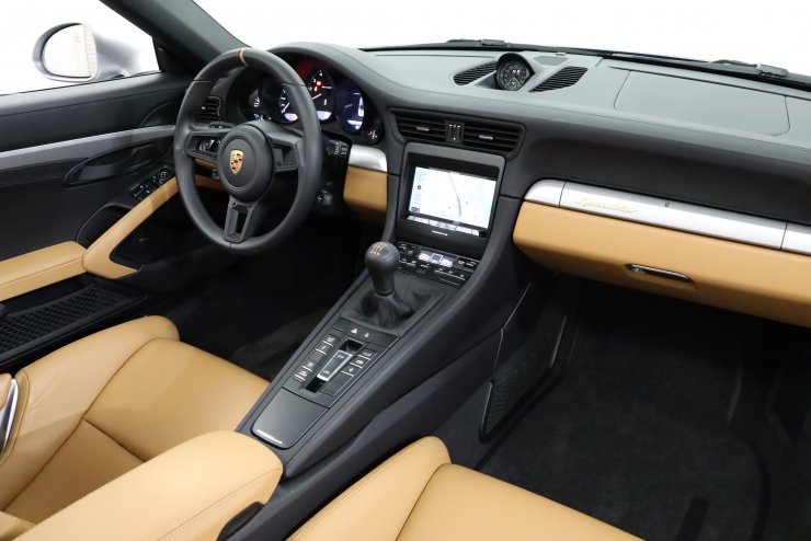ポルシェ 911(Type991) Speed ster 6MT Heritage Design PKG 世界限定