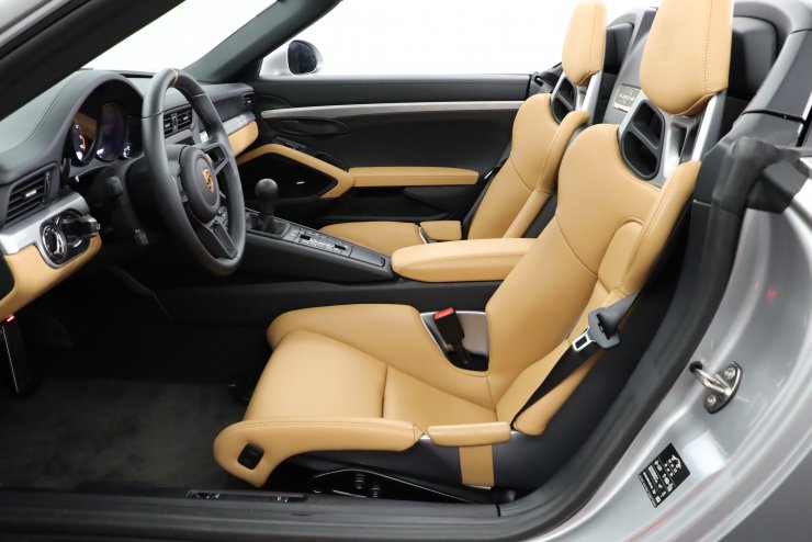 ポルシェ 911(Type991) Speed ster 6MT Heritage Design PKG 世界限定