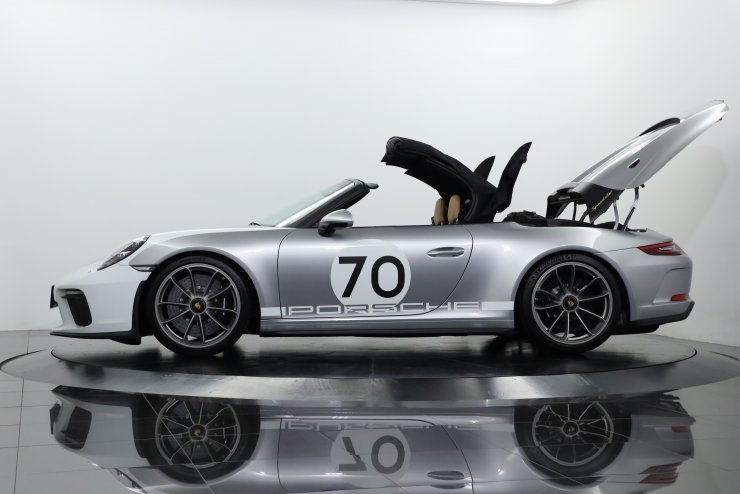 ポルシェ 911(Type991) Speed ster 6MT Heritage Design PKG 世界限定