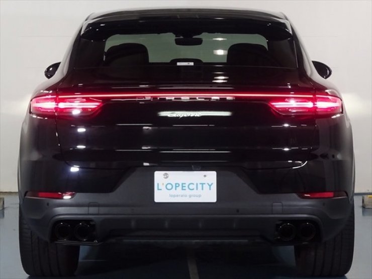 ポルシェ カイエン カイエン Coupe 3.0 ティプトロニックS リア