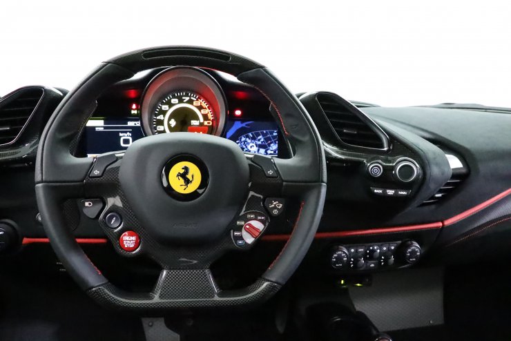 フェラーリ 488ピスタ 鍵 車検証入れ