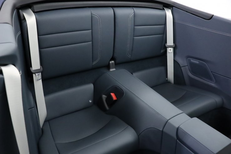 ポルシェ 911(Type992) Carrera GTS Cabriolet ステアリングヒーター付