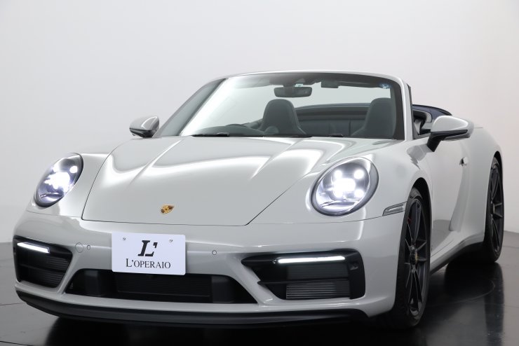 ポルシェ 911(Type992) Carrera GTS Cabriolet ステアリングヒーター付