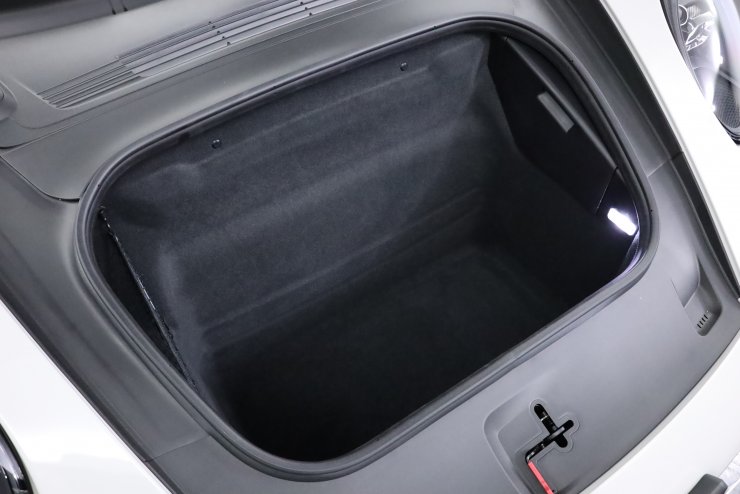 ポルシェ 911(Type992) Carrera GTS Cabriolet ステアリングヒーター付