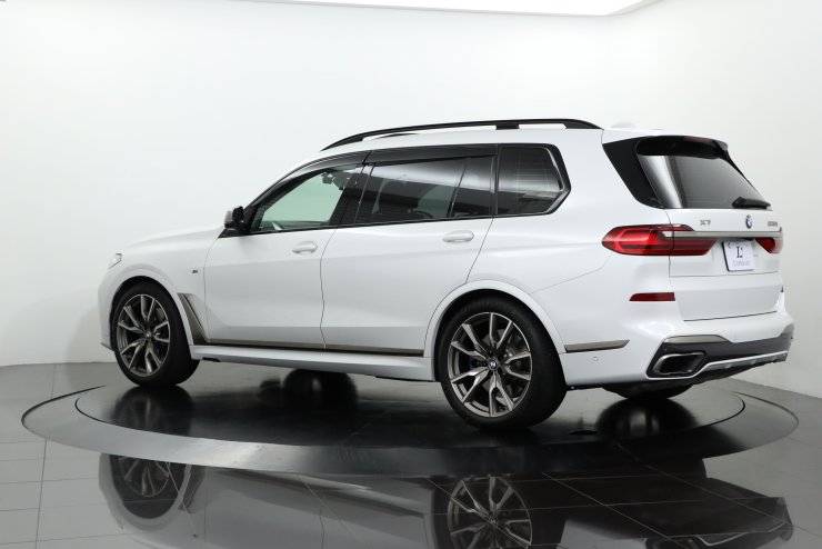 BMW X7 M50i 現行モデル ワンオーナー ウェルネスパッケージ 22インチM