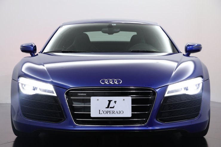 アウディ R8 5.2FSI Quattro 後期モデル 希少6速MT バケットシート