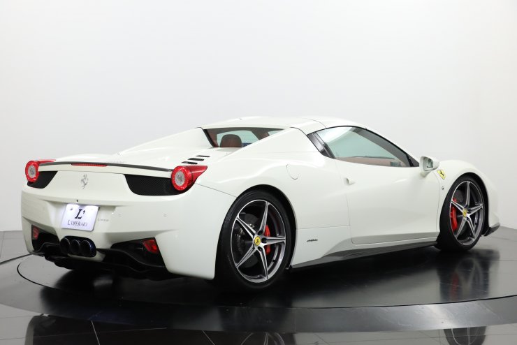 フェラーリ 458 スパイダー F1 DCT 正規ディーラー車 カーボン