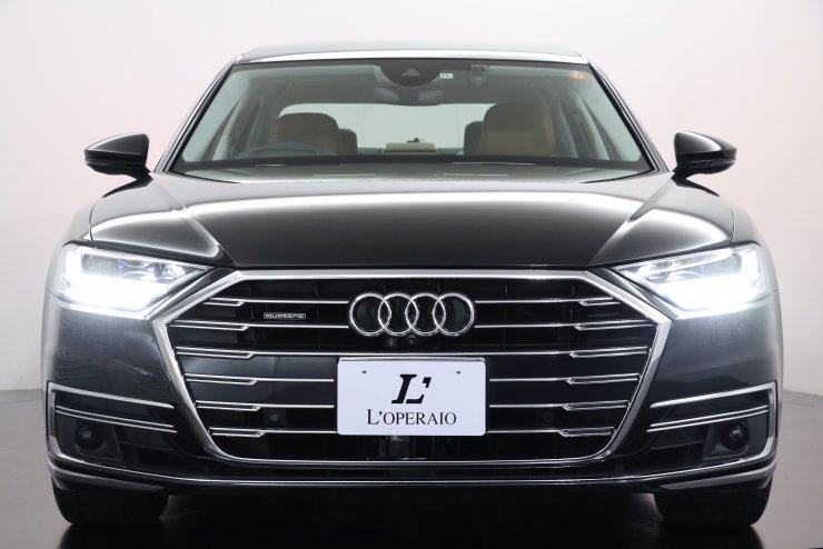 アウディ A8 55TFSI クワトロ 茶革 コンフォートPKG アシスタンスPKG
